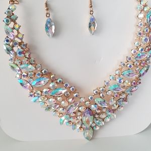 Beautiful necklace set